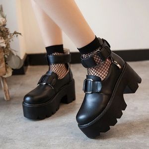 DOLL PLATFORM BOOTS